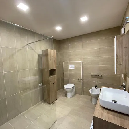 Romano's Ville&apartaments Fleri